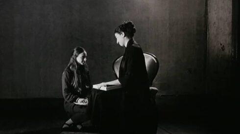 Frágil como o mundo (Rita Azevedo Gomes, 2001)