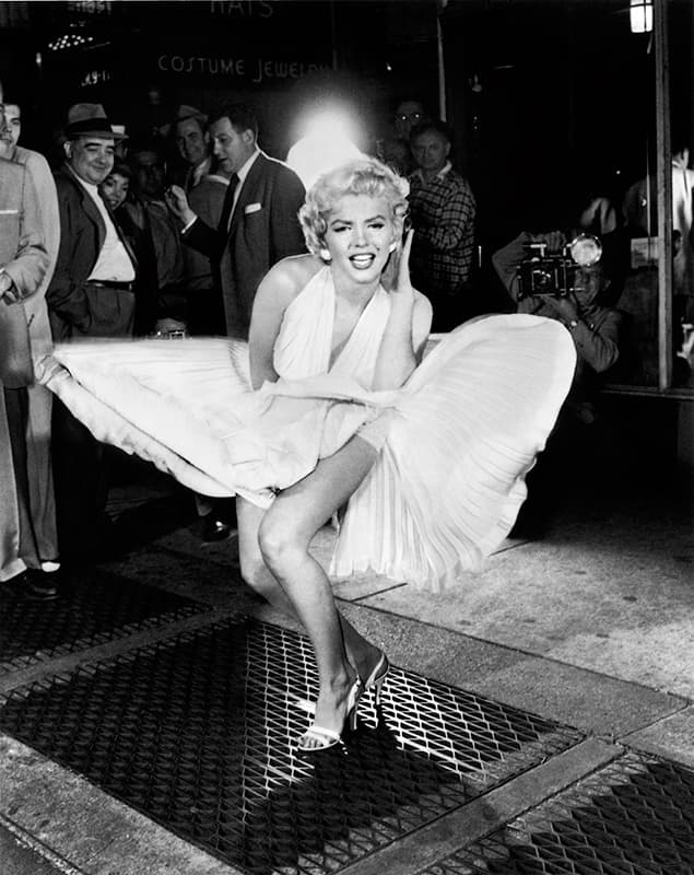 Marilyn sobre la sortida d'aire